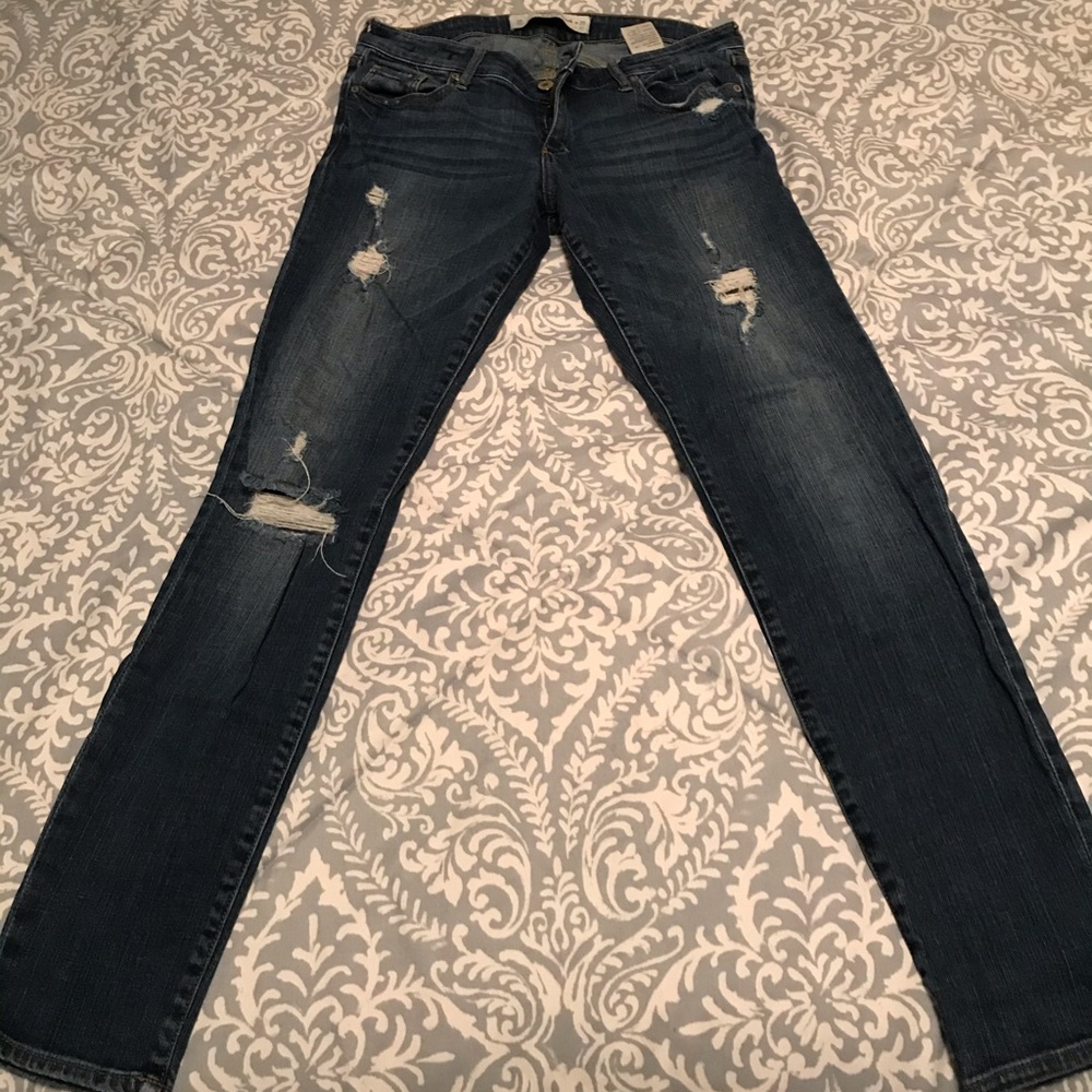 A&F Abercrombie distressed skinny jeans size 8